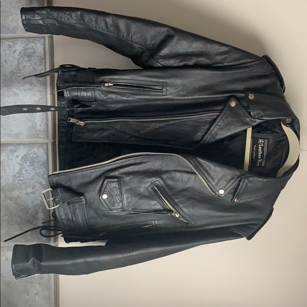Leather jacket !
